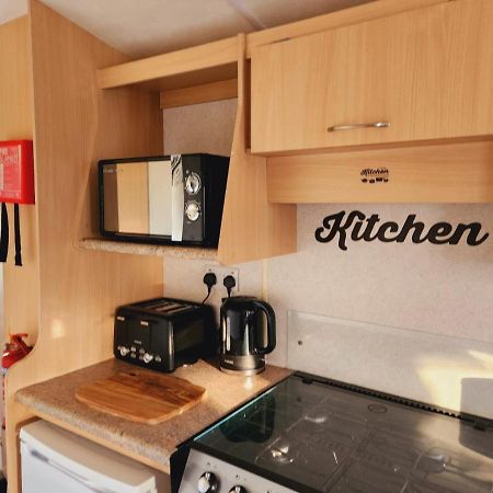 Comfy Caravan On Marine Park Hotel Рил Екстериор снимка