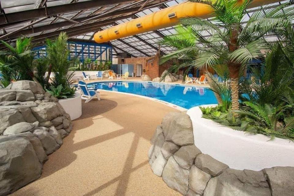 Comfy Caravan On Marine Park Hotel Рил Екстериор снимка